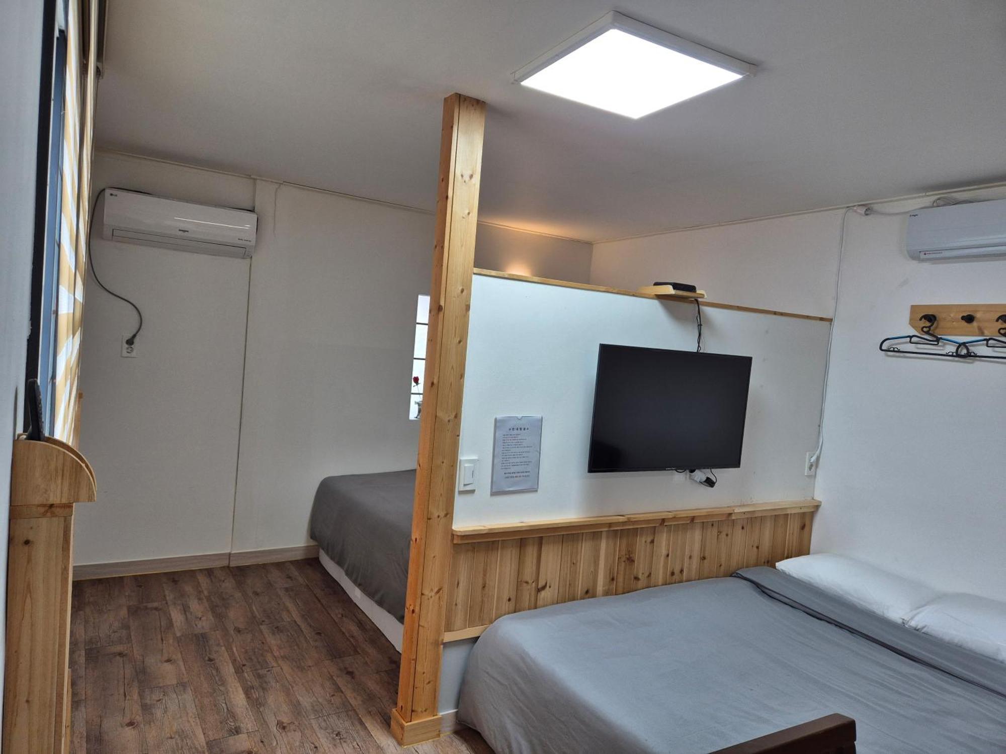 Jeju Soroan Pension Σεογκουίπο Εξωτερικό φωτογραφία